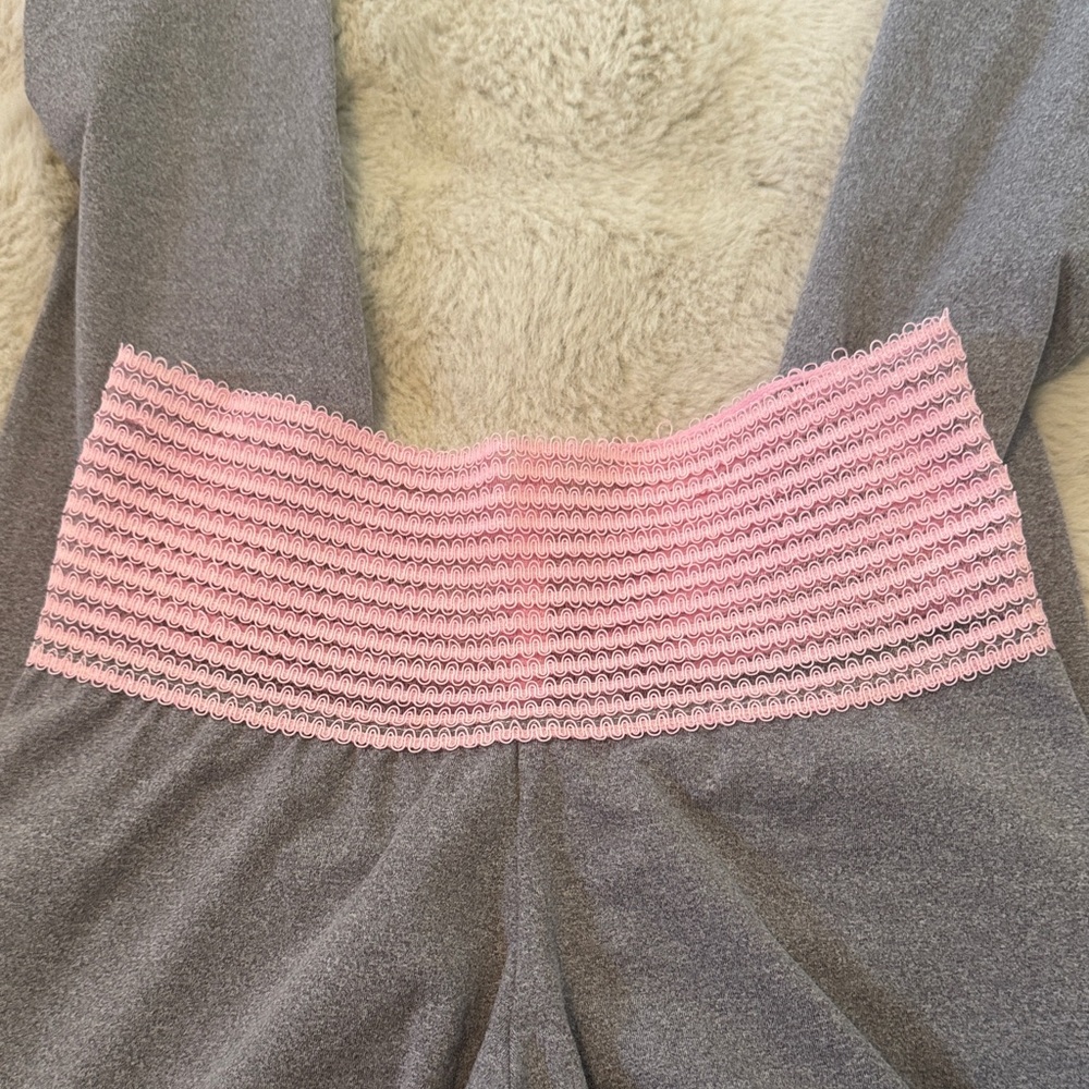 Cute Booty Lounge Gray and Pink Heart Leggings - Picture 4 of 5